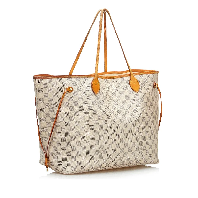 Louis Vuitton handbags with a beaded trim for a touch of glamourLouis Vuitton Damier Azur Neverfull GM (MlpLbc)