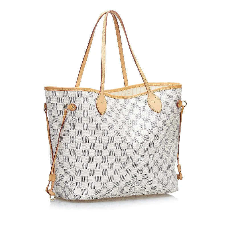 Ladies Louis Vuitton Petite Malle bags in a pastel color for a soft lookLouis Vuitton Damier Azur Neverfull MM (36625)