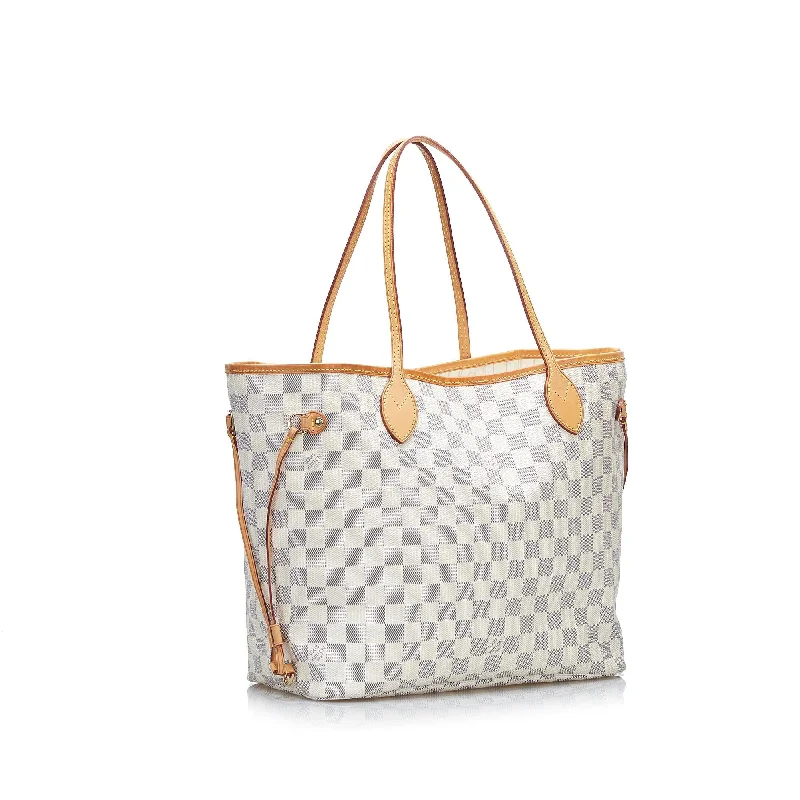 Ladies Louis Vuitton Capucines bags with gold - toned hardwareLouis Vuitton Damier Azur Neverfull MM (uMKOfZ)