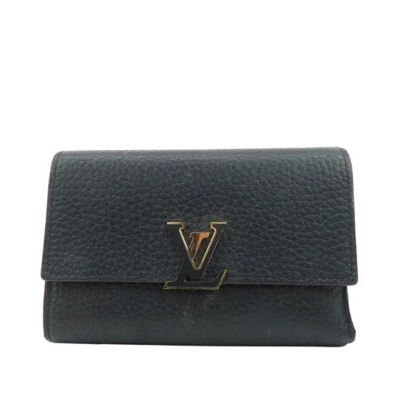 Louis Vuitton bags with a magnetic snap closure for easy accessLouis Vuitton Portefeuille Capucines Compact Wallet M62157