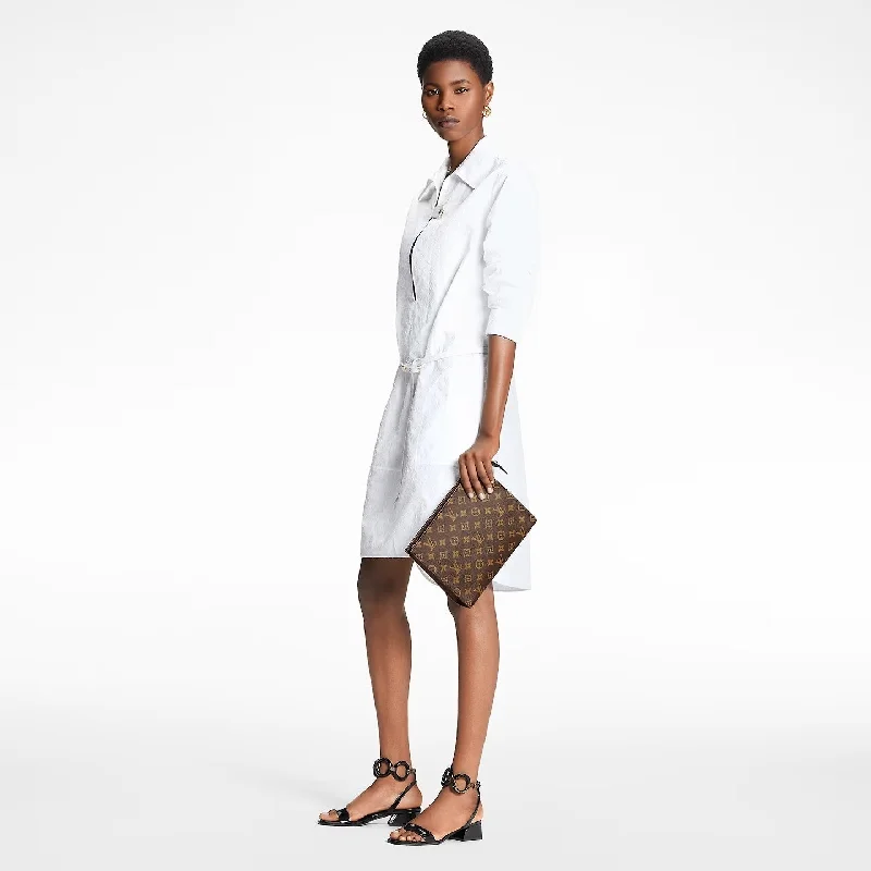 Louis Vuitton Speedy bags in monogram canvas for a classic lookLOUIS VUITTON MONOGRAM TOILETRY POUCH CLUTCH