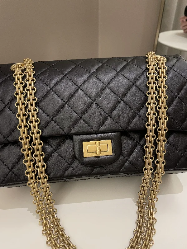 Chanel Classic Flap Bag for Evening PartyChanel 2.55 225 Quilted Reissue Double Flap Black Aged Calfskin