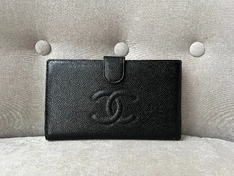 Chanel Chain Strap Handbag for Everyday UseChanel Black Caviar Timeless French Bifold Wallet