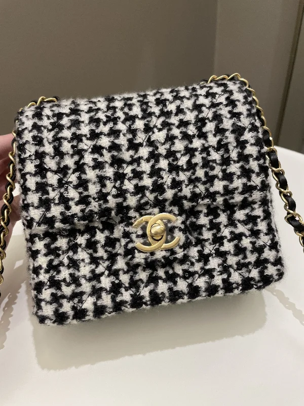 Chanel Quilted Leather Shoulder Bag for FashionistasChanel 22K Houndstooth Mini Square Black/ White Sequin Tweed