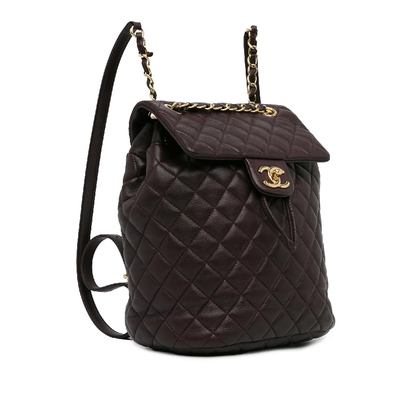 Chanel Lightweight Handbag for Daily ErrandsChanel Small Lambskin Urban Spirit Backpack (Oeo9PI)