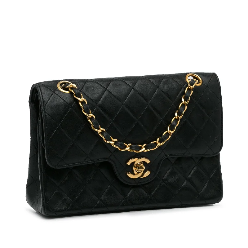 Chanel Black Handbag for Business MeetingsChanel Small Quilted Double Flap Bag (L6Ce7A)