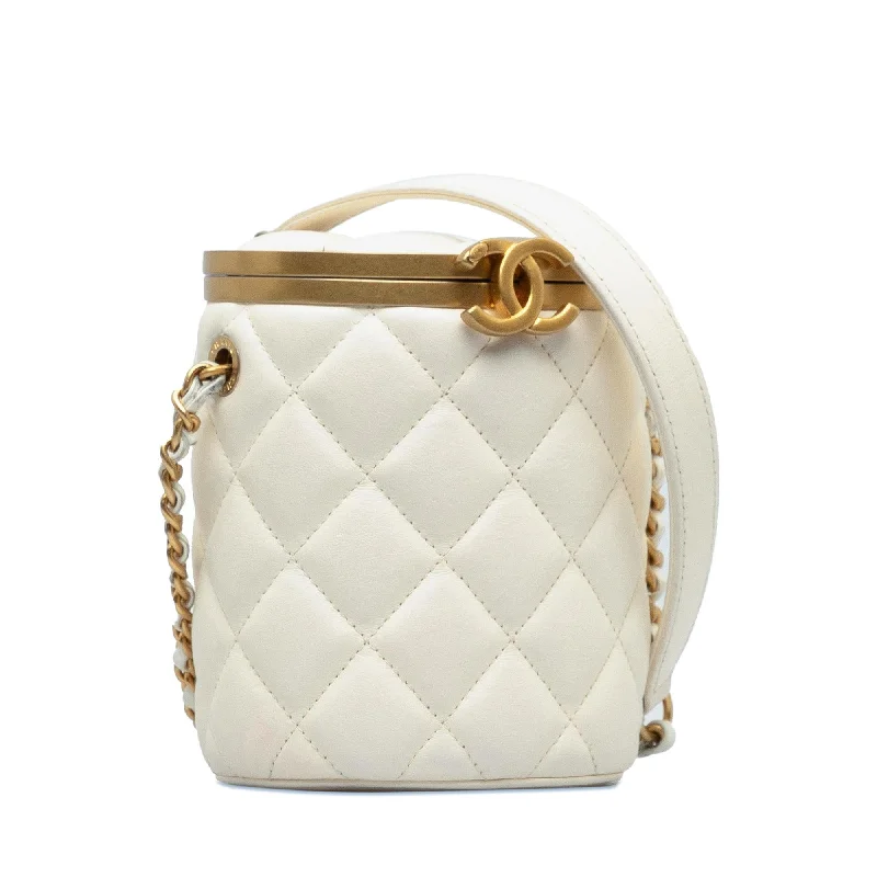 Chanel Classic Flap Bag for Evening PartyChanel Small Quilted Lambskin Crown Box Bag (GuyXwC)