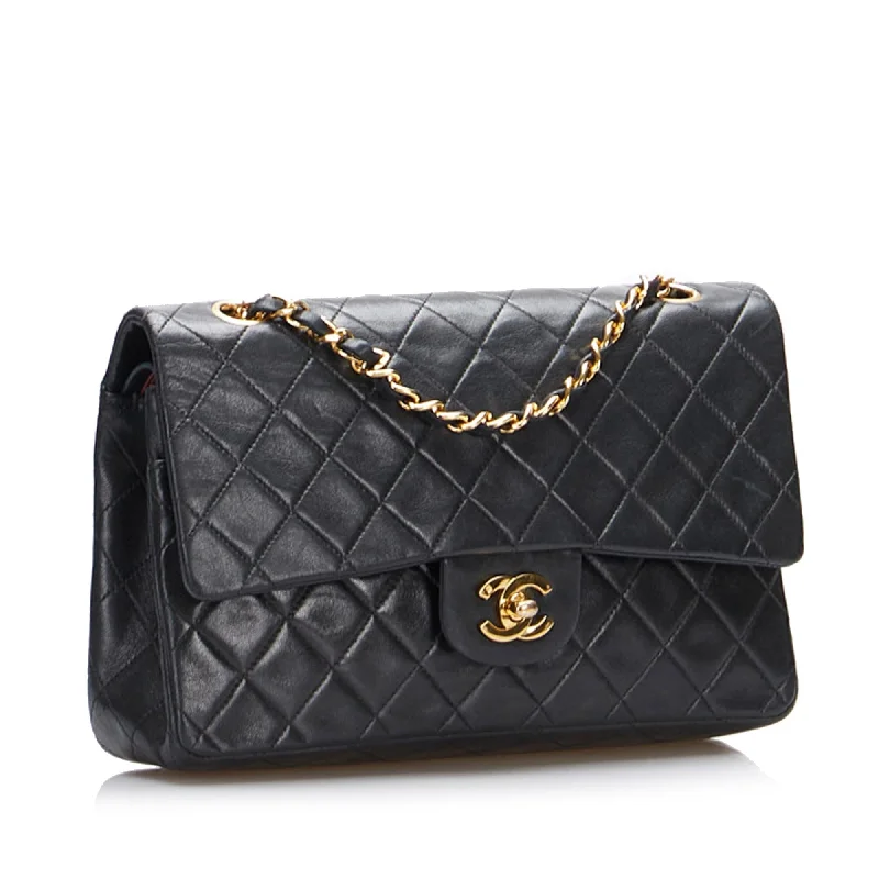 Chanel Chain Strap Handbag for Everyday UseChanel Timeless Classic Double Flap (kenjAg)