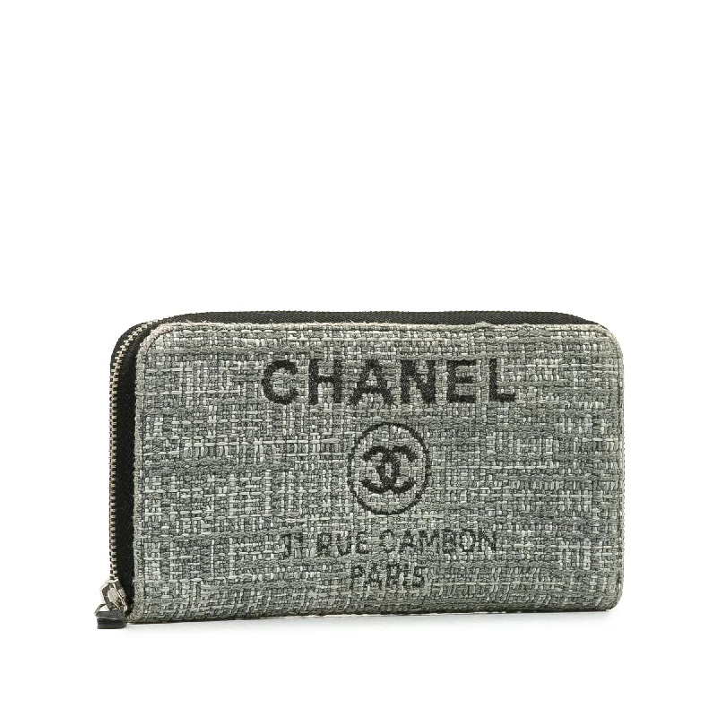 Chanel Colorful Handbag for Spring OutfitsChanel Tweed Deauville Continental Wallet (wkaU2P)