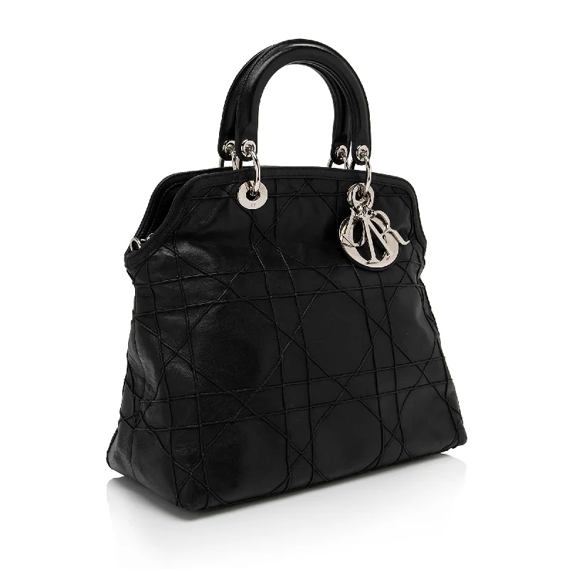 Christian Dior bags with a quilted pattern and gold - toned hardwareDior Leather Granville Medium Tote (7i1j1W)