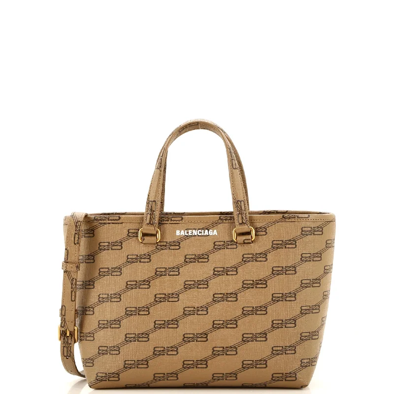 High - fashion Christian Dior bags with a geometric patternSignature East-West Shopper Tote BB Monogram Coated Canvas Small